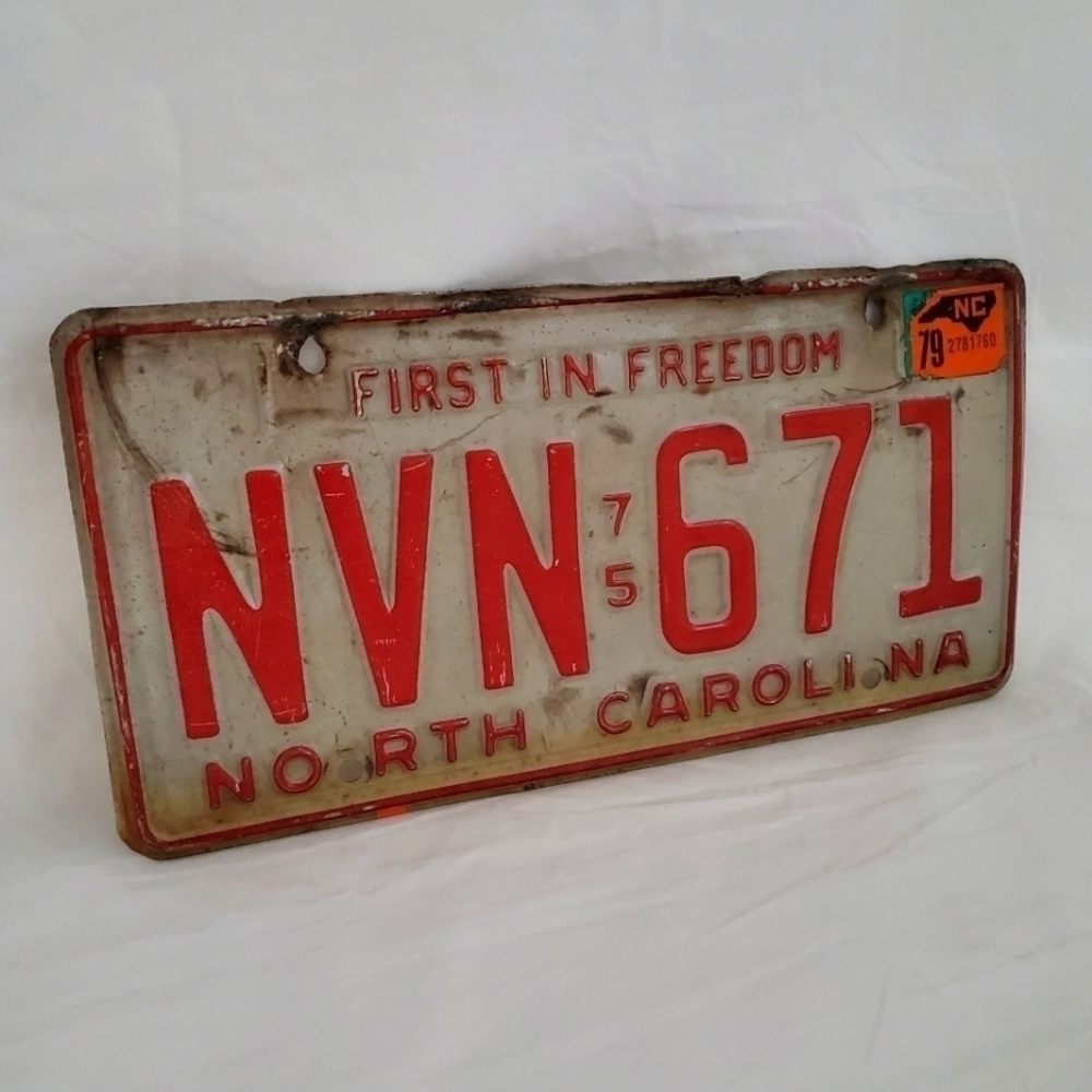 VINTAGE 1975 North Carolina License Plate